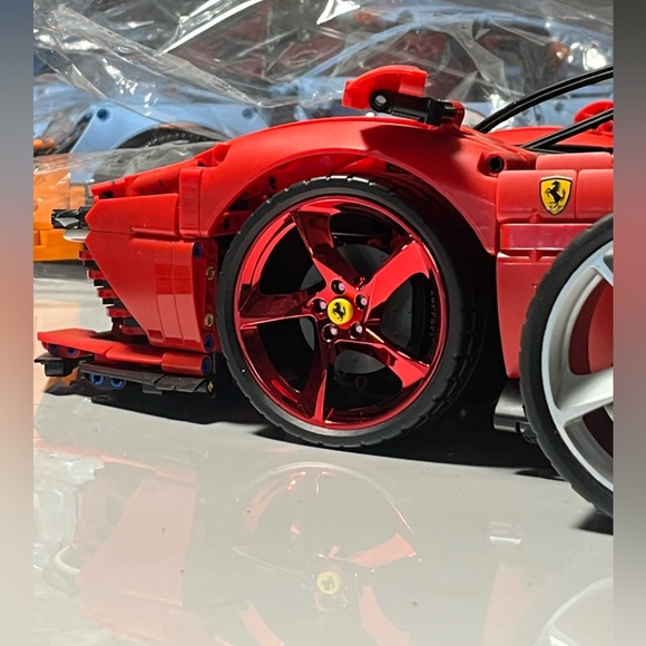 Custom 1:8 Ferrari Daytona SP 3 - Picture 10 of 12